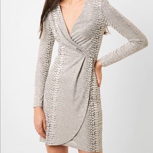 🍁3x50🍁 NWOT snakeskin print jacquard mini dress